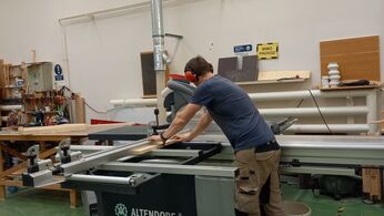 Východočeské divadlo v Pardubicích a Altendorf WA8 TE