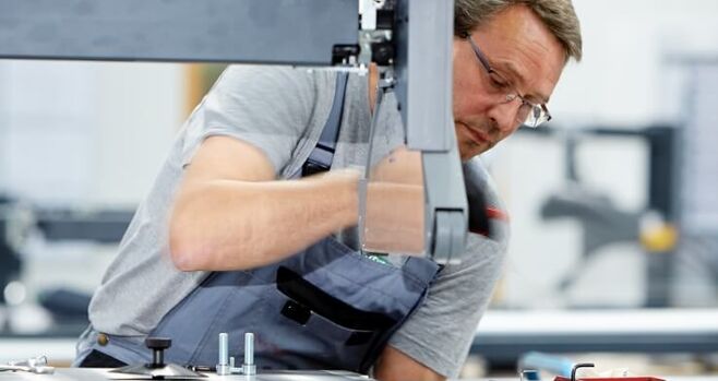 7 důvodů, proč nechat servis dřevoobráběcích strojů na kvalifikovaném technikovi
